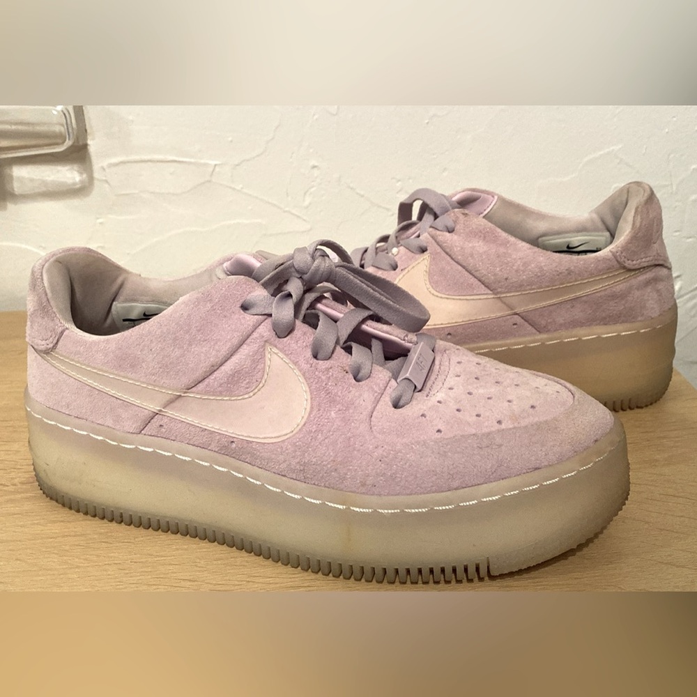 Women’s Size 7 Air Force 1 Sage Low LX